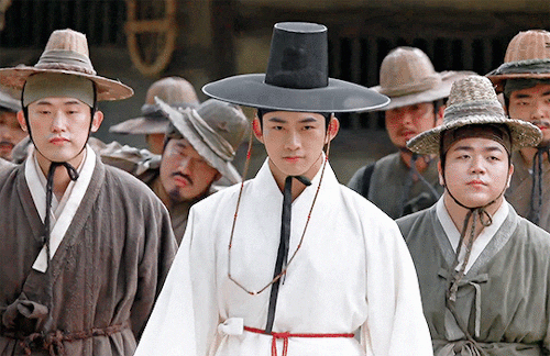 Taecyeon trong phim Ông vua tài năng và tiểu thư thông thái.  (Nguồn: Internet)