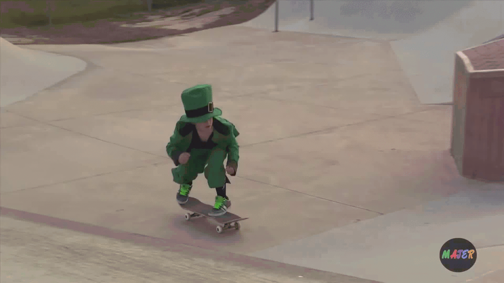 Uncategorized Leprechaun Gifs skateboarding leprechaun gif find share on giphy gif