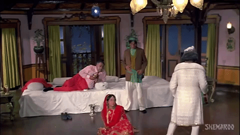 डांस करने के ये अजीब लॉजिक, बॉलीवुड फ़िल्में ही दे सकती हैं ! डांस करने के ये अजीब लॉजिक, बॉलीवुड फ़िल्में ही दे सकती हैं !