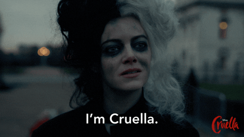 映画『クルエラ/Cruella』の主人公を演じるエマ・ストーン