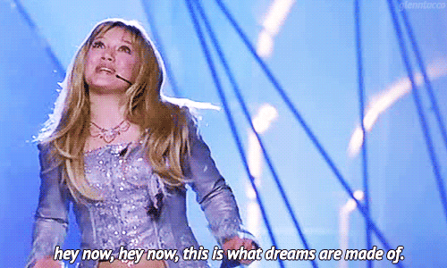 Hilary Duff as Lizzie Mcguire Singing GIF