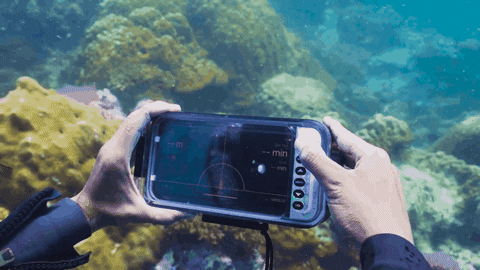 Hotdive Pro smartphone waterproof case have compass function and dive computer capability