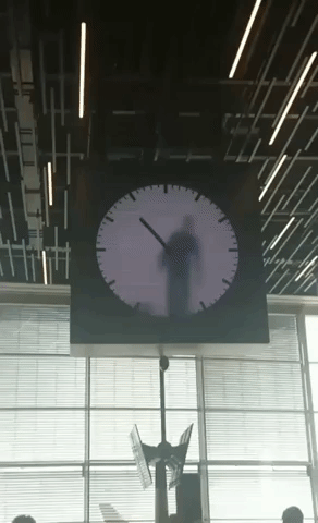 Aweosme clock at a mall in Abu Dhabi in random gifs
