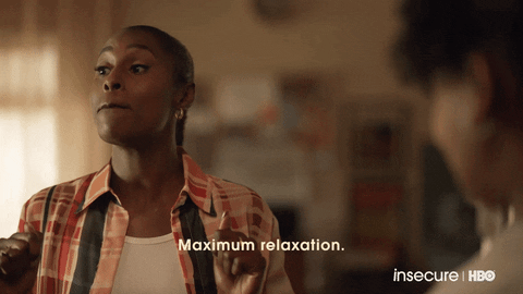 Femme qui dit :"Maximum relaxation."