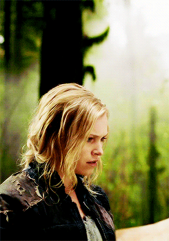 Clarke Griffin GIF Find & Share on GIPHY