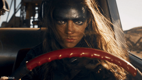 Anya Taylor-Joy como 'Furiosa' en la precuela de 'Mad Max: Fury Road'.-Blog Hola Telcel.