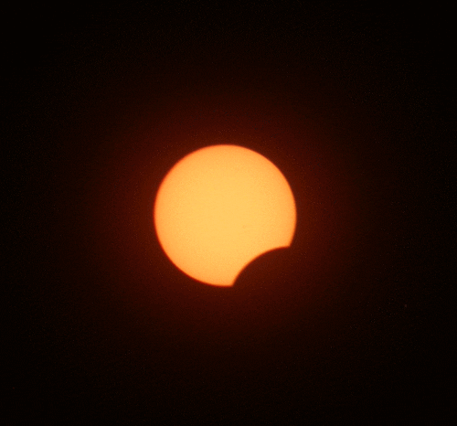 Resultado de imagen para eclipse parcial solar gif nasa