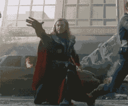 Avengers Bloopers Thor martillo 