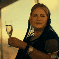 GIF de gente comemorando empolgada