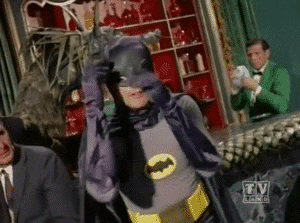 El Batman de Adam West bailando de felicidad porque el Batman de Pattinson no es letal.- Blog Hola Telcel