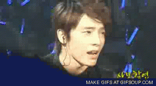 Resultado de imagen para donghae cry gif
