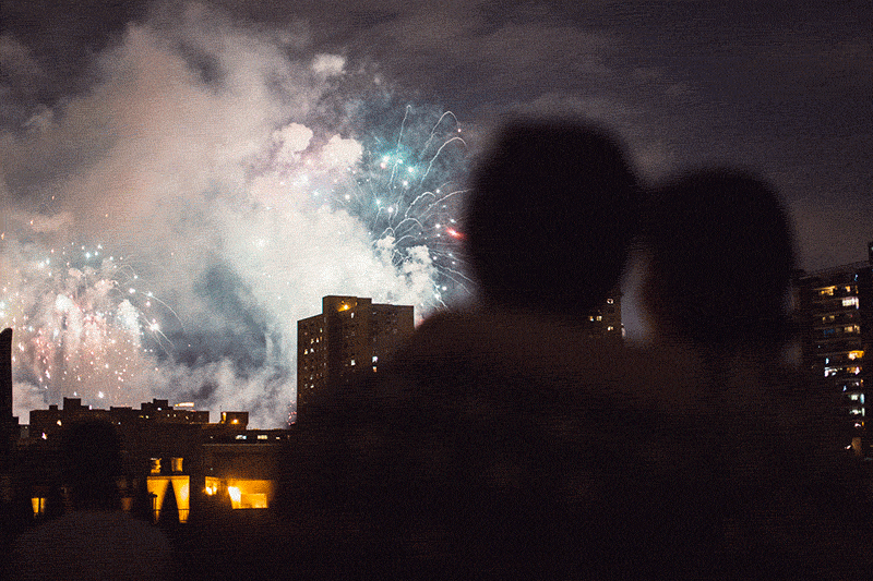 Kissing New York City GIF Find & Share on GIPHY