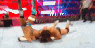 WWE RAW (2 de marzo 2020) | Resultados en vivo | Andrade y Garza vs. Mysterio y Carrillo 17