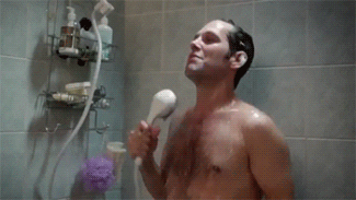 Un Homme, Paul Rudd s'hydratant à la douche les parties intimes