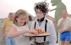 edward scissorhands johnny depp dianne wiest scissorhands
