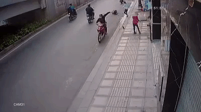 Car catch Robber in funny gifs