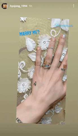 DAWN cầu hôn (Gif: Internet)