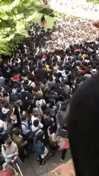 学園祭に橋本環奈が出演しようとするも  人殺到で大暴動ｗｗｗ→結果警察が出動し中止する事態にｗｗｗ