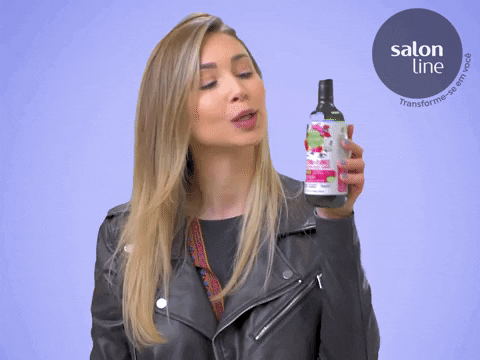 Girl Kiss GIF by Salon Line