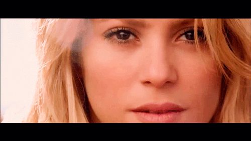 Shakira GIF - Find & Share on GIPHY