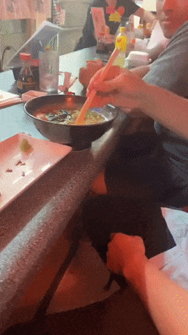 Right way to eat ramen noodles in funny gifs