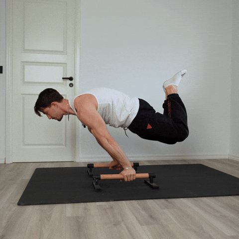 Halflay planche on parallettes demonstration
