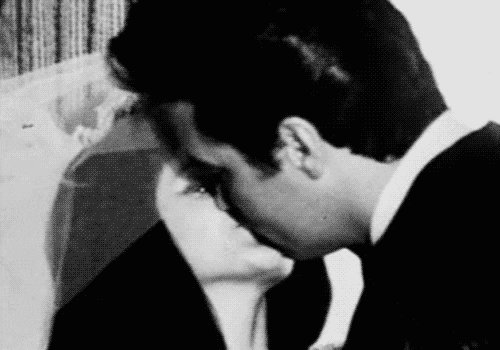 giphy kiss gif giphy kiss gif
