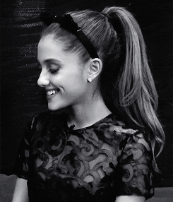 Ariana Grande Smile GIF - Find & Share on GIPHY