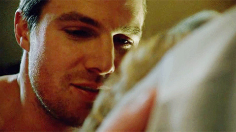 Stephen Amell Arrow Gif Find Share On Giphy