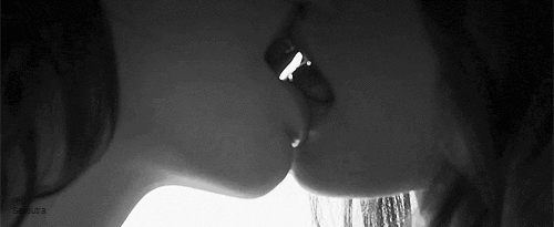 Can Girls tongue kissing the Girls tongue kissing