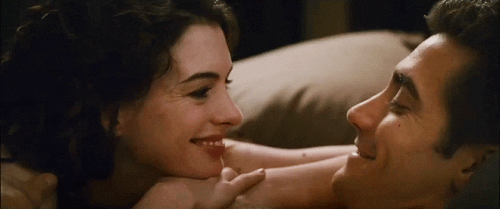 love jake gyllenhaal anne hathaway happiness love and other drugs