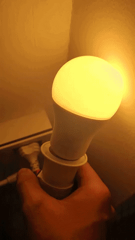 Hướng dẫn cài đặt mới thiết bị đèn thông minh WiZ Connected Light 3 giphy