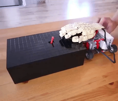 Useless Robot Fight in funny gifs