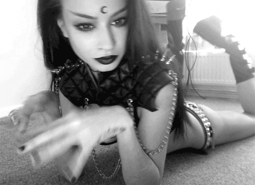 Goth Chick GIFs - Find & Share on GIPHY