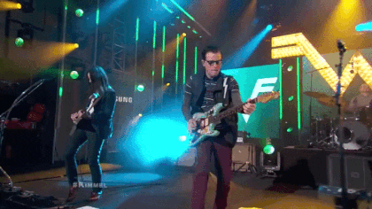 Weezer ya se encuentra trabajando en música nueva 4 giphy