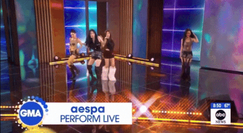 Нетизены обсуждают выступление aespa на шоу «Good Morning America»: «Пели под фонограмму, ошибались, а танец просто бардак...»