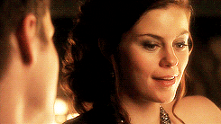 Cassidy Freeman GIF - Find & Share on GIPHY