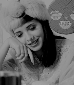 Melanie Martinez GIF - Find & Share on GIPHY