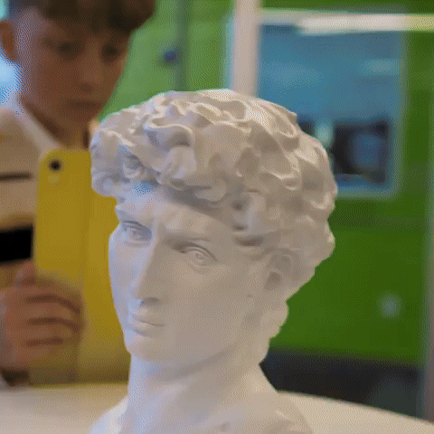 Educational 3D content explored with Merge