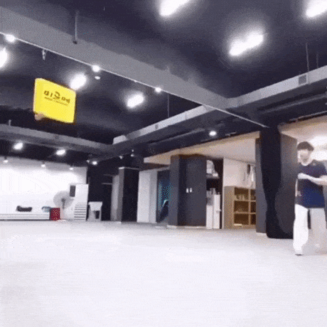 This dude got crazy skills in wow gifs