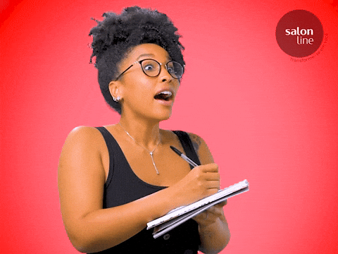 Fille qui prend des notes