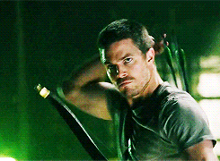stephen amell arrow oliver queen