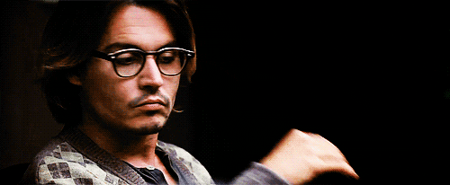 Johnny Depp cuestionándose sobre si regresar o no a la saga de 'Animales Fantásticos'.- Blog Hola Telcel