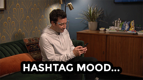 hombre enviando un mensaje directo en Instagram con un video de TikTok.- Blog Hola Telcel