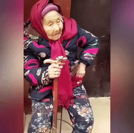 107 years old mama giving her 84 years old daughter some candy in wow gifs