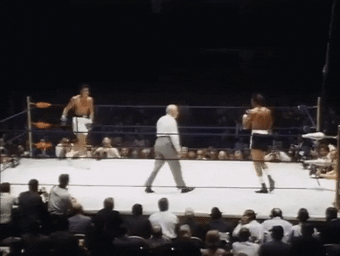 Mohammad Ali knocks out Cleveland Williams