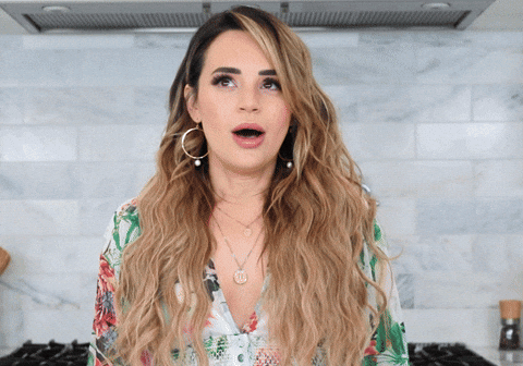 mujer sorprendida por las canciones que pueden generarse con la IA de TikTok.- Blog Hola Telcel