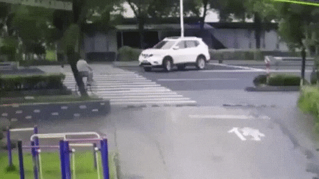 Dodged a car in wow gifs