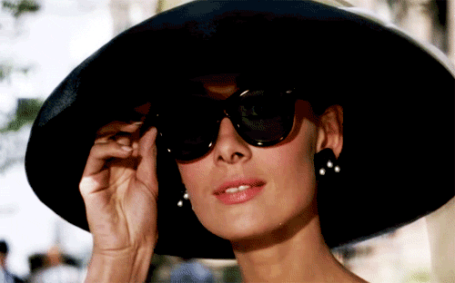 Audrey Hepburn Sonnenbrillen GIF - Finden und teilen Sie auf GIPHY