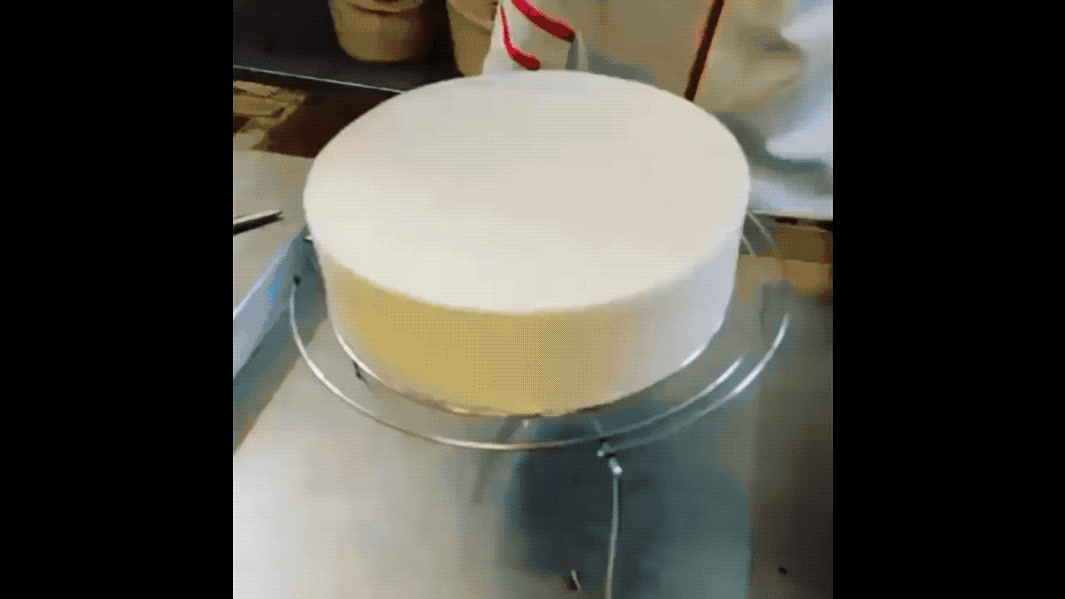 Cake Gif Find Share On Giphy Cake Gif